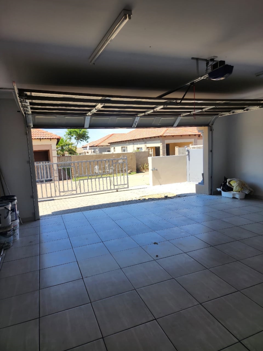 4 Bedroom Property for Sale in Flamwood North West